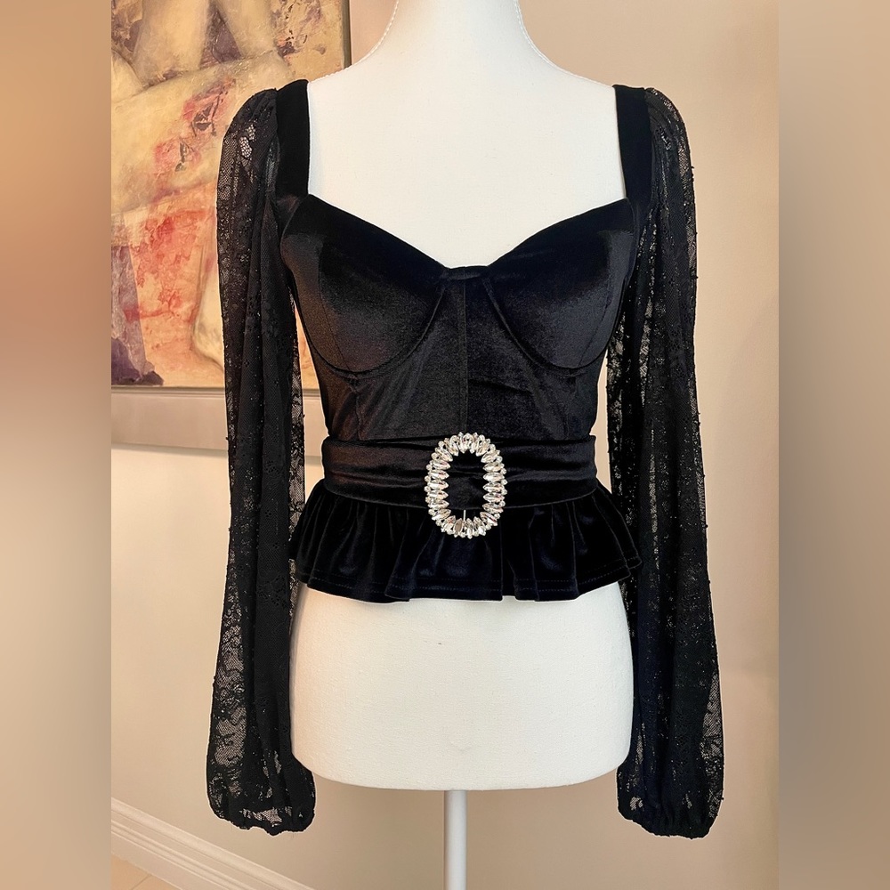 Mannequin size:
      Bust  : 32.5 
      Waist : 25.2
      Hip    : 34.5